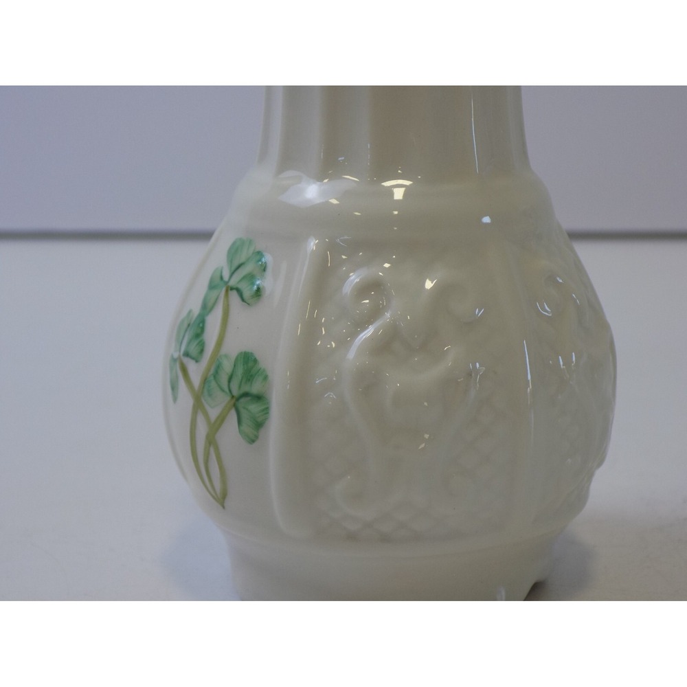 BELLEEK IRELAND Vintage 5" porcelain figurine SHAMROCK FLOWER BUD VASE Nadine - Picture 13 of 16